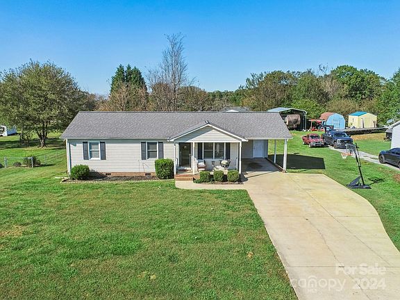 3rd image of 120 Trotter Ln