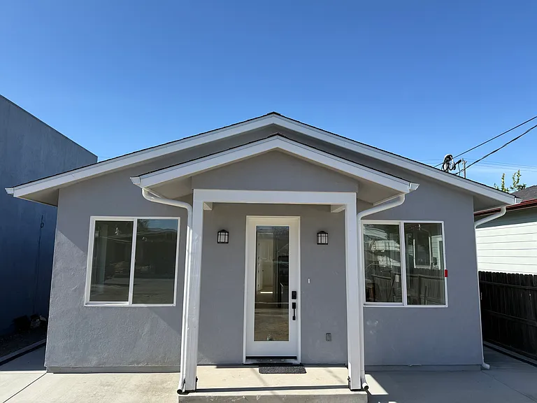 561 Branch St — Photo 10