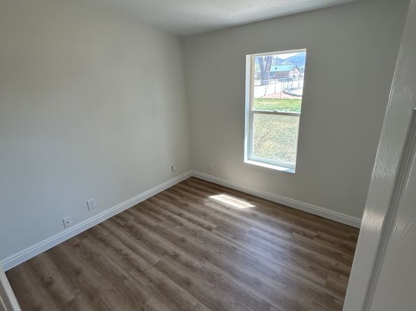 213 W Sheltie Ln, Enoch, UT 84721