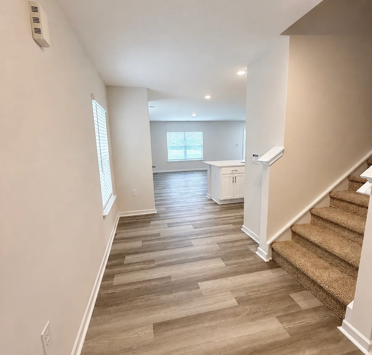 4 bed, 2.5 bath, 2100 sqft, $2,490 — Photo 2