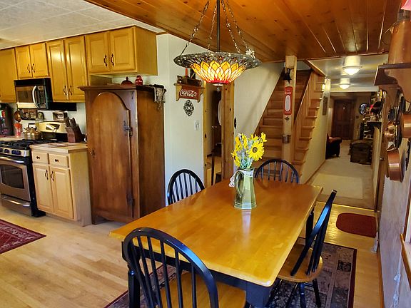 Eat in kitchen
