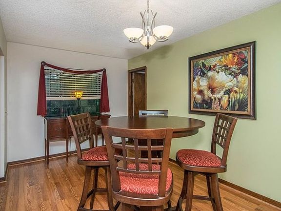 4th image of 1806 W Henry Ave