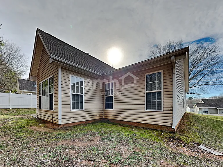185 Charlotte Ct — Photo 18