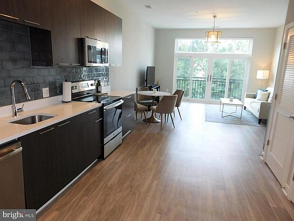 4th image of 989 Buchanan St #407