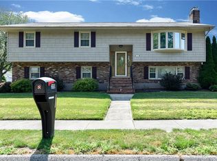 350 Flagler Ave, Stratford, CT 06614