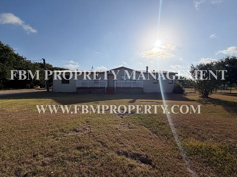 633 Mosley Rd — Photo 1