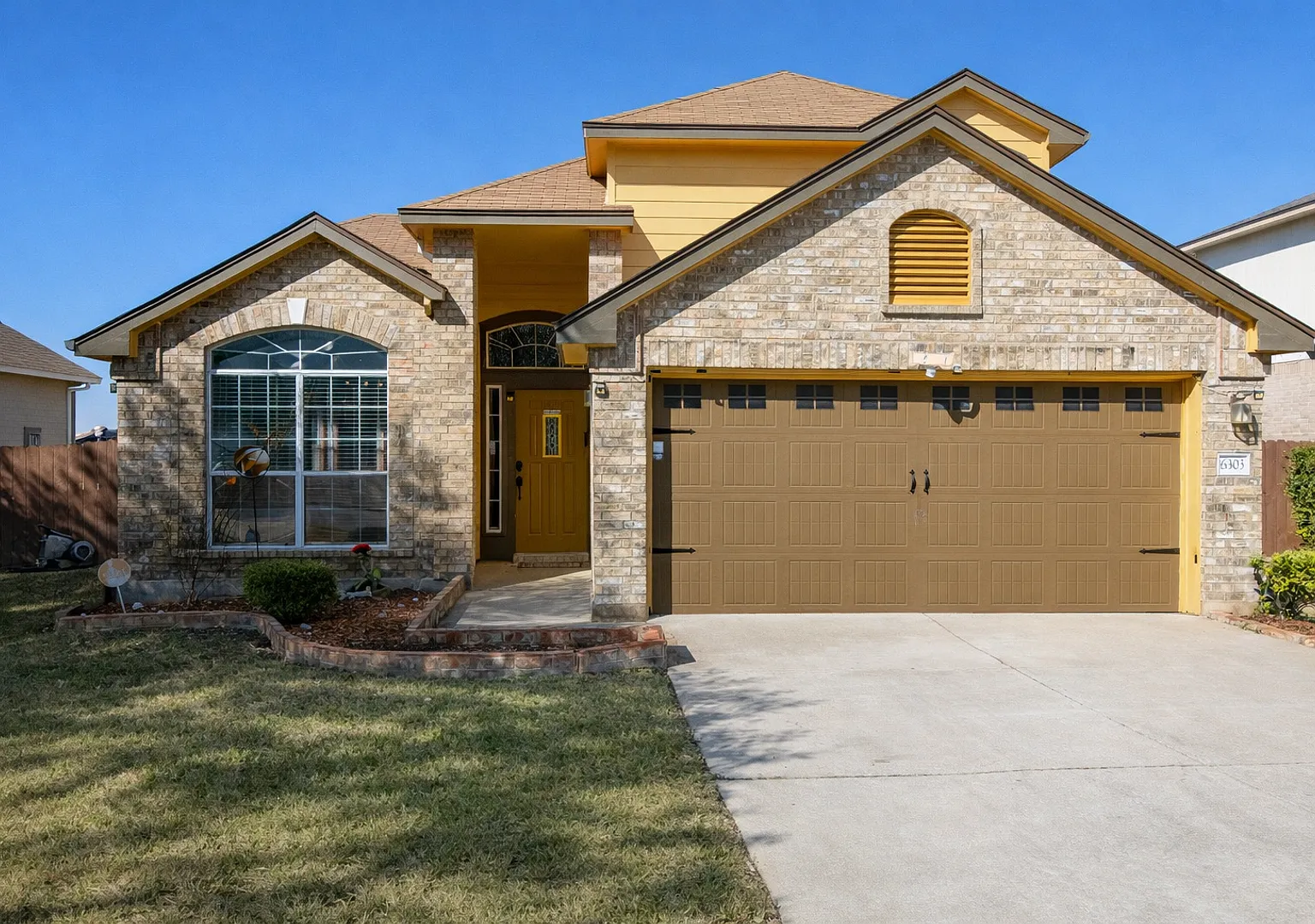 6303 Blayney Dr — Photo 1