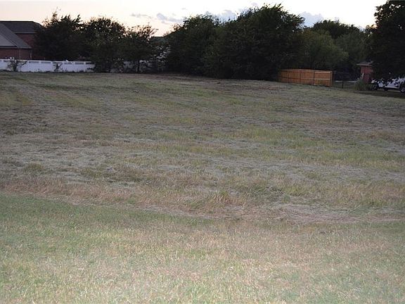 5th image of 2711 Prairie Acres Cv