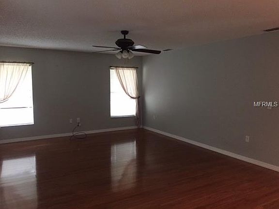 4th image of 1015 Gage Ave