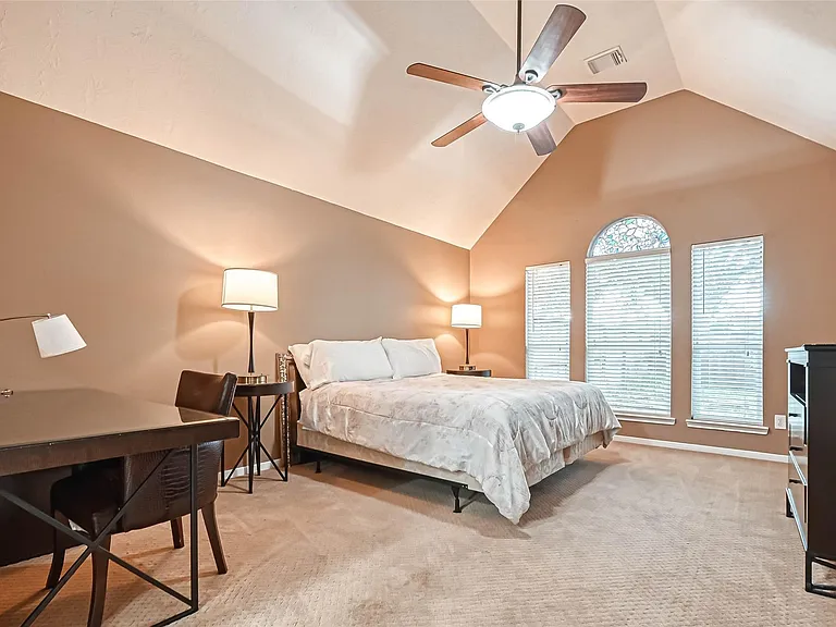 5213 Cottonwood Creek Ln — Photo 12