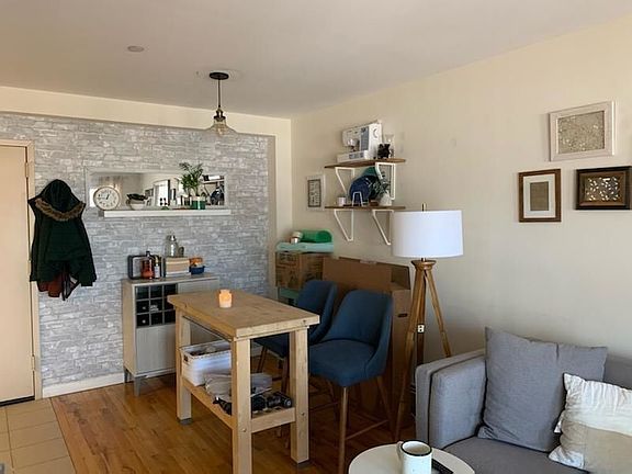 4th image of 2534 27th St APT 4B