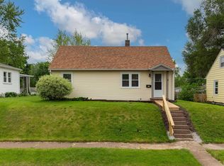 1507 W 38th St, Davenport, IA