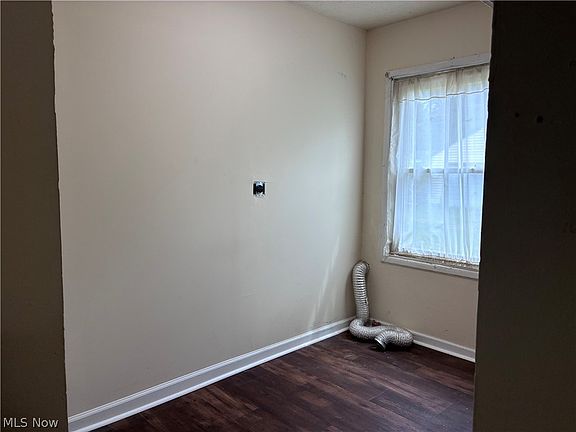 4th image of 2300 Midway Ave NE