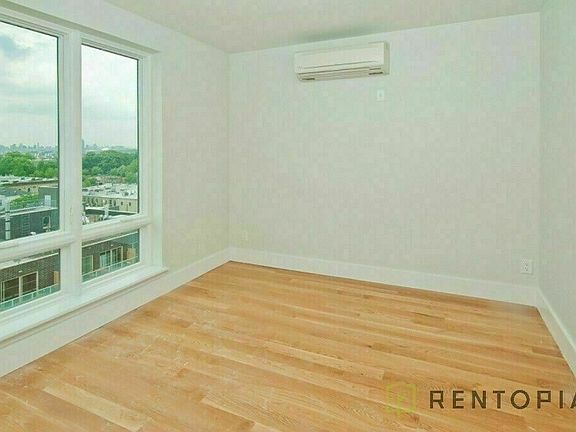 3rd image of 1433 De Kalb Ave #3L