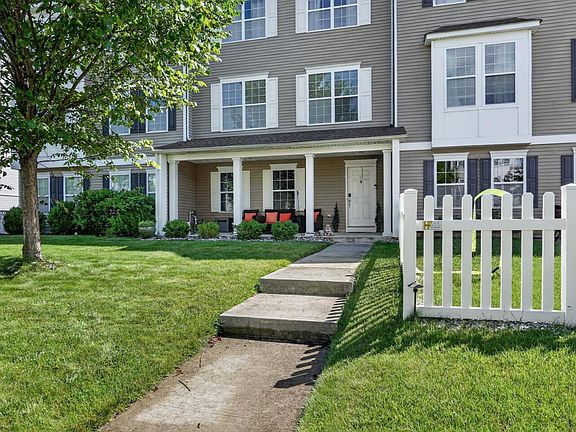 3rd image of 24 Mountie Ln