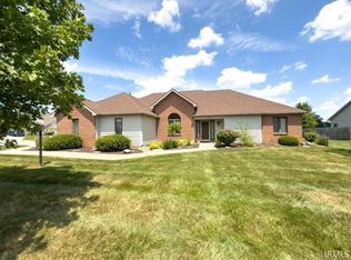 823 Autumn Ridge Ln, Fort Wayne, IN 46804