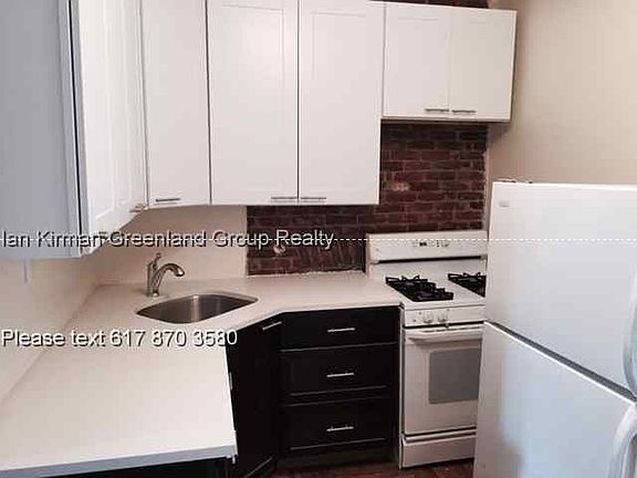2nd image of 914 Bedford Ave Ste 1