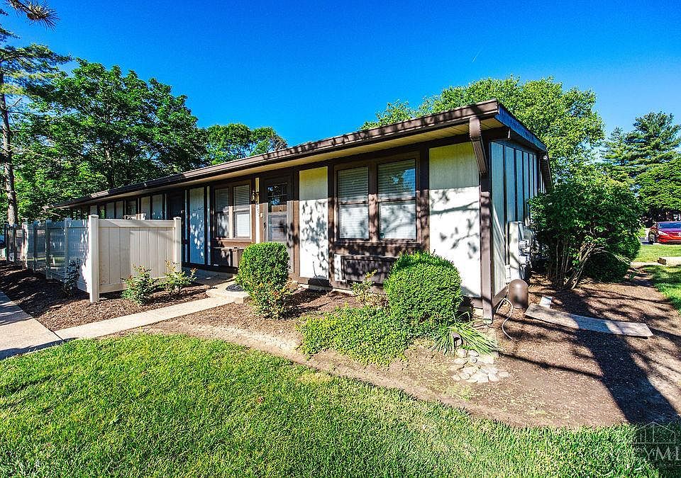 1st image of 3132 Birchway Dr
