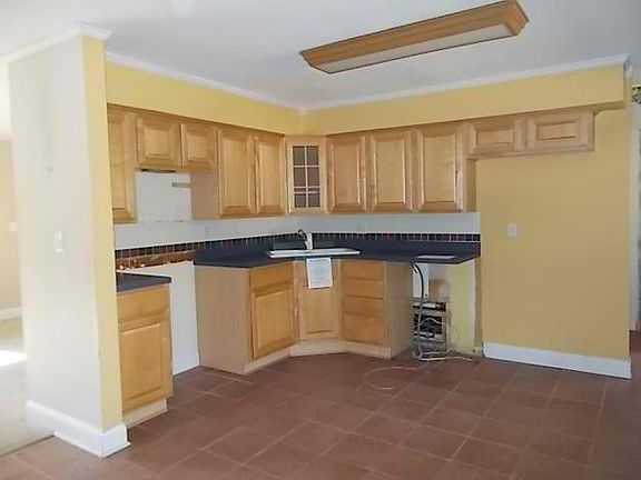 2nd image of 4892 Archmore Dr