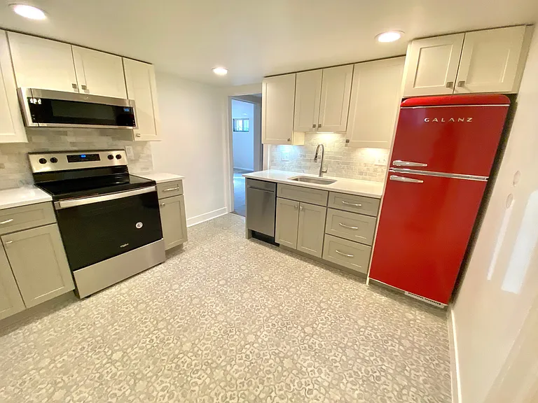 266 S Douglas St #B — Photo 3
