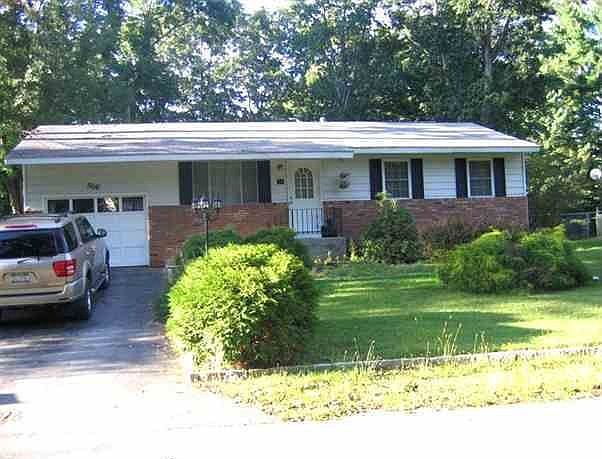 2nd image of 50 Curt Blvd