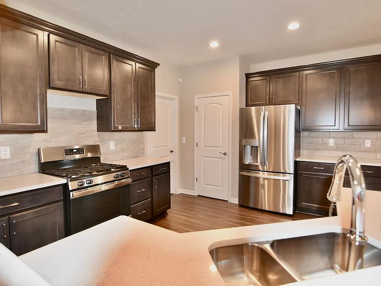 164 Broadmoore Blvd — Photo 10