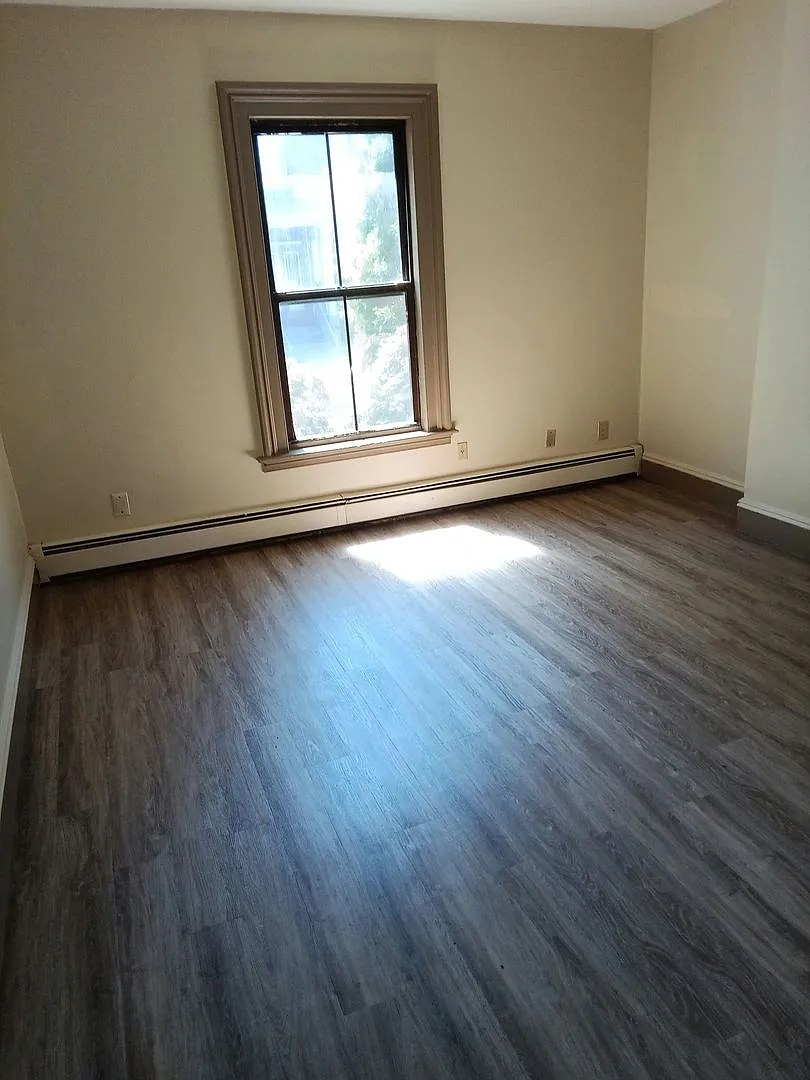 40-42 Alden Street — Photo 4