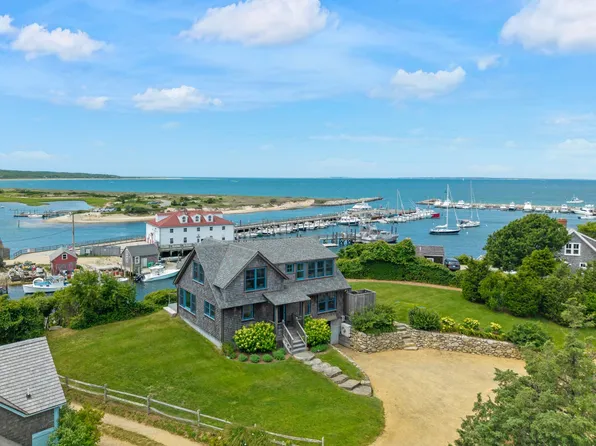 26 Harbor Hill Rd, Chilmark, MA 02535