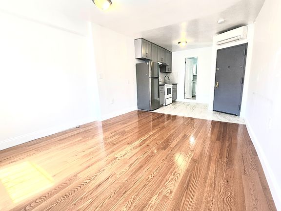2nd image of 81 Allen St Floor 3