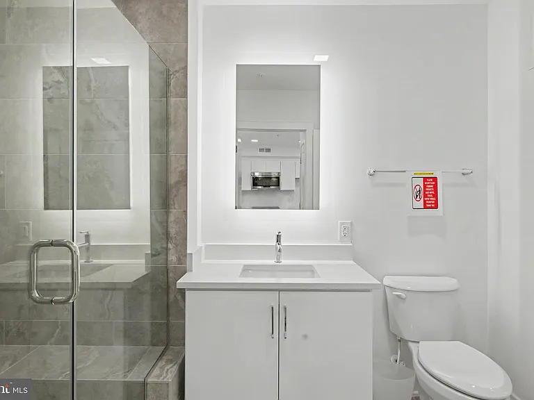 701 N Henry St #206 — Photo 47