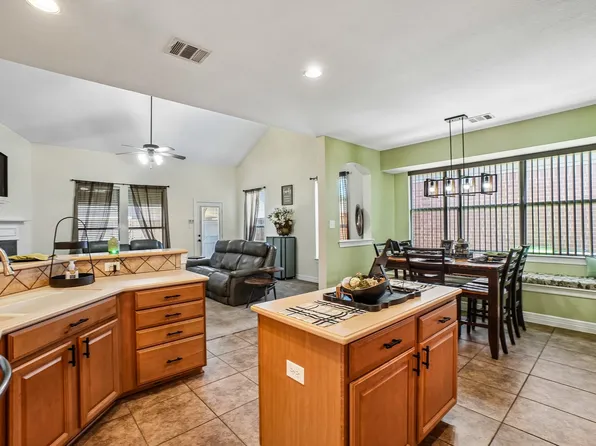 312 Parakeet Dr, Little Elm, TX 75068