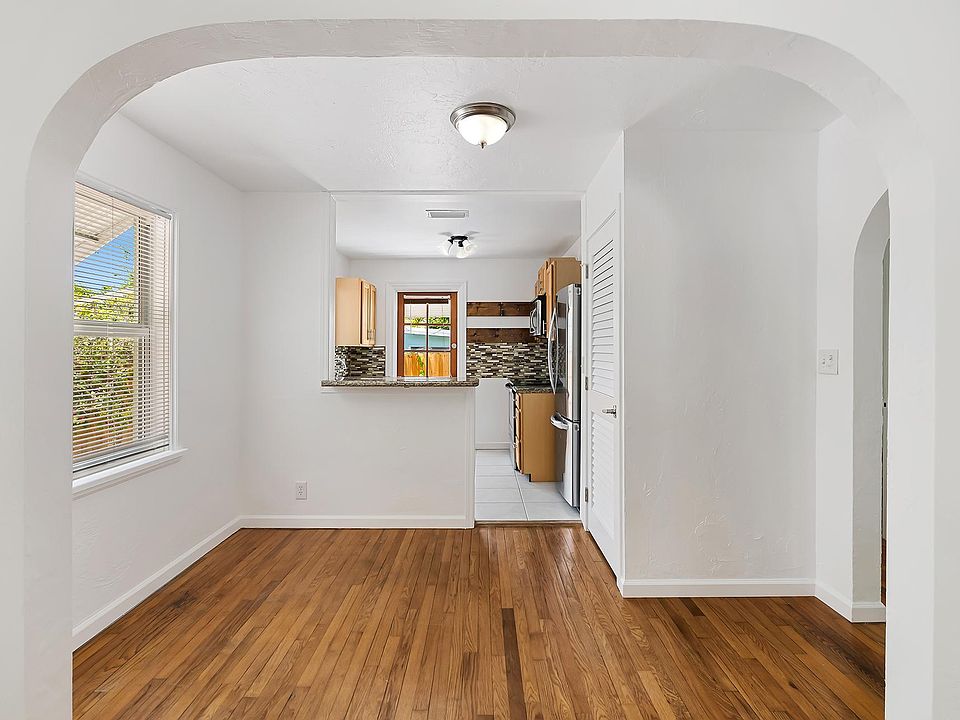 1st image of 421 SW 8th St #1