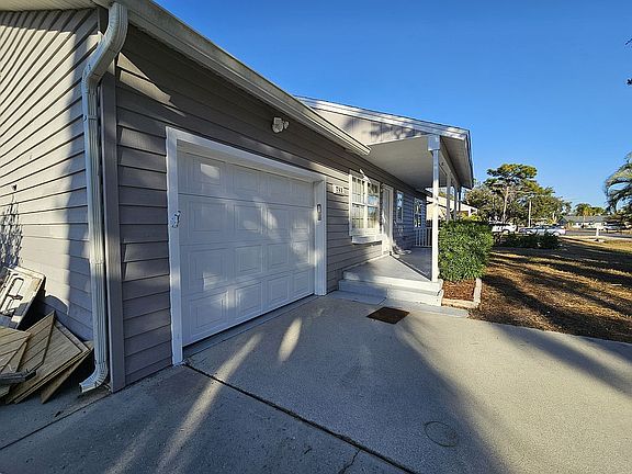 5th image of 781 E Baffin Dr