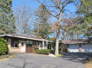 1019 Jenkins Dr, Fontana, WI 53125