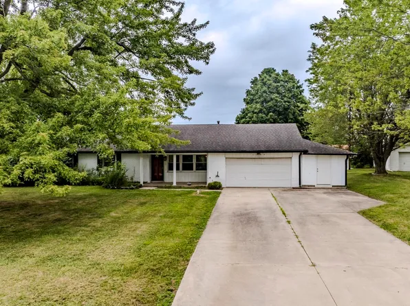 4200 E Bluegrass Dr, Muncie, IN 47303