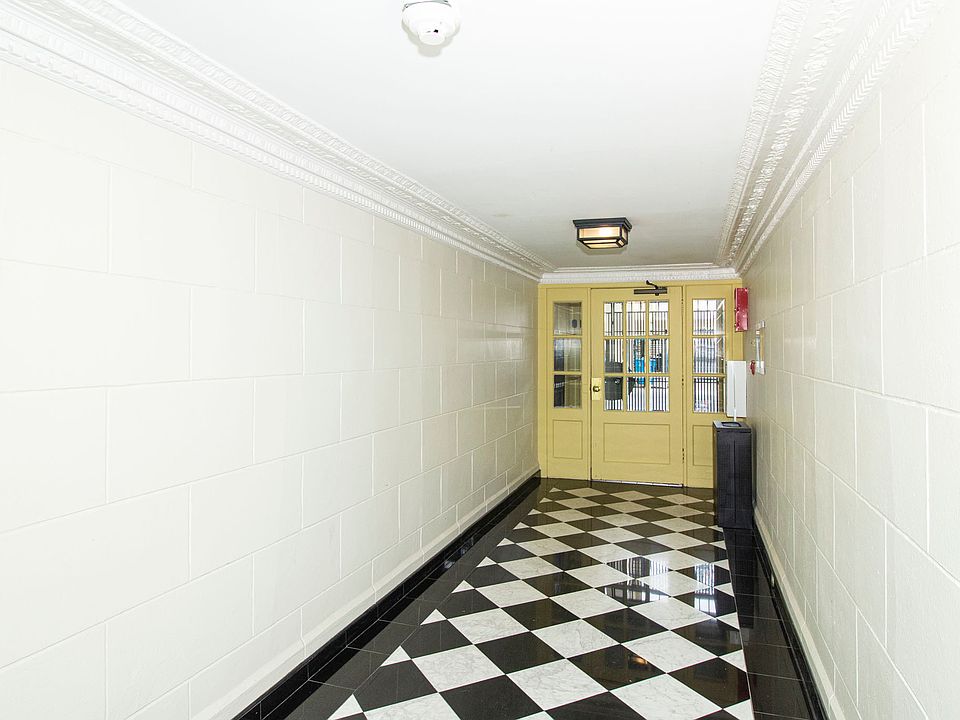 1st image of 325 9th Ave #21
