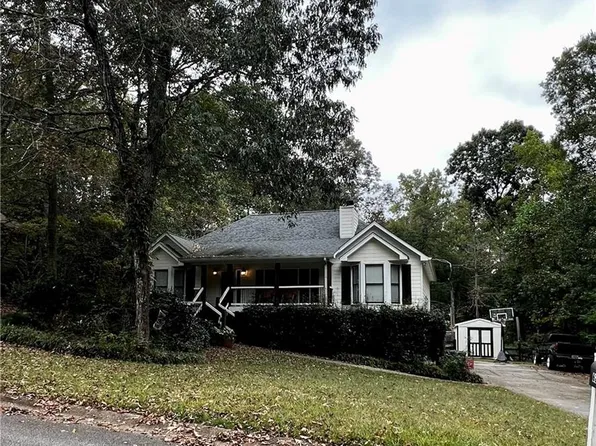 625 Legacy Park Ln, Powder Springs, GA 30127