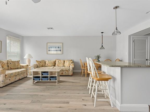 5th image of 33 36th St APT 1E