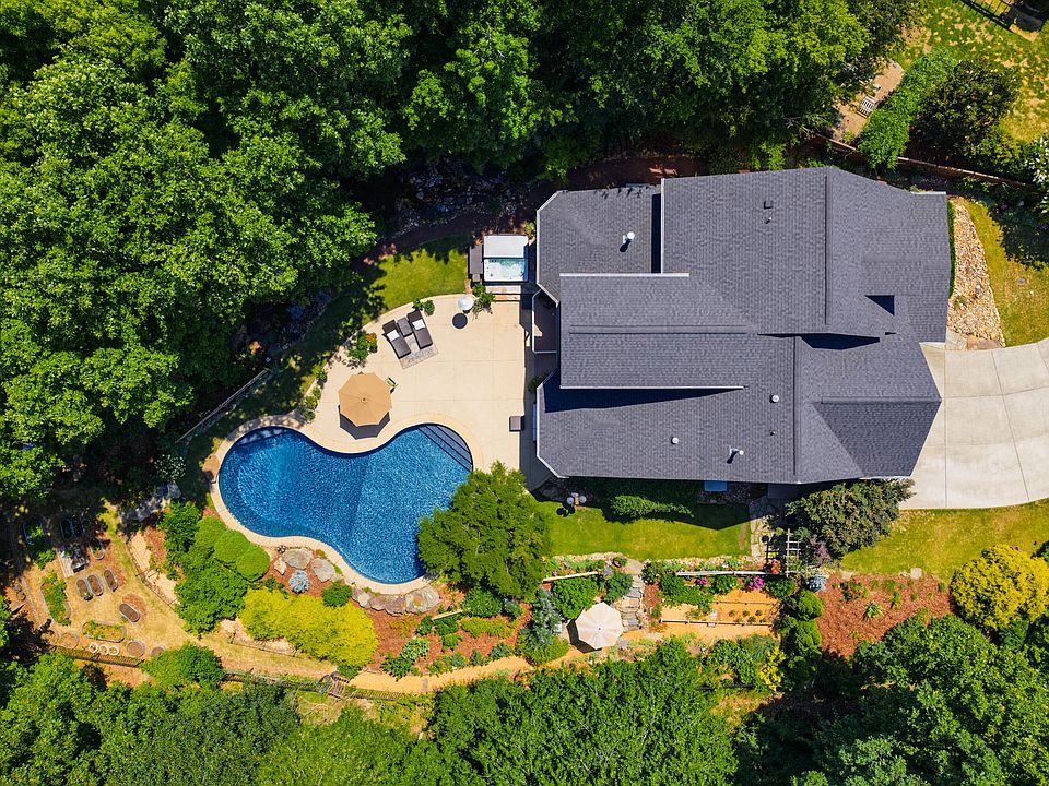 1st image of 212 Middlegreen Pl