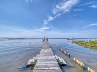 4811 Soundside Dr, Gulf Breeze, FL 32563