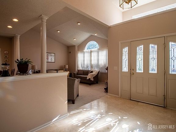 3rd image of 70 Birmingham Ln