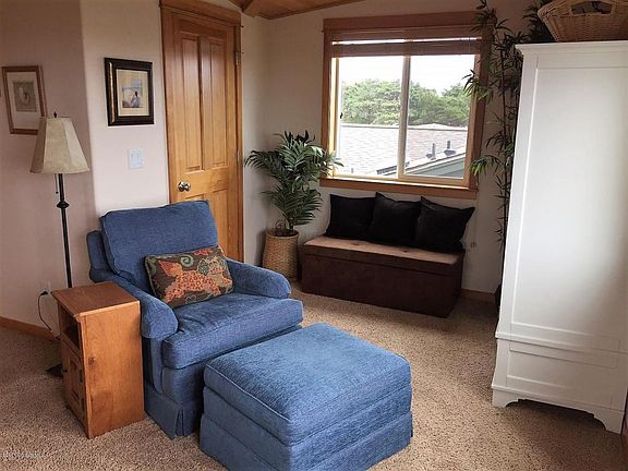 5th image of 8916 Pelican Ln