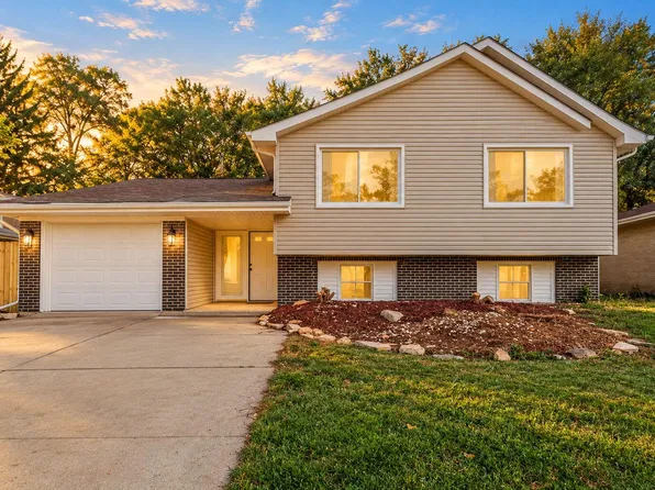1710 W 53rd Ave, Merrillville, IN 46410