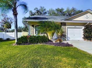 1050 Towering Oaks Ct, Lakeland, FL 33813