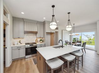 16315 Northpark Dr, Urbandale, IA 50323