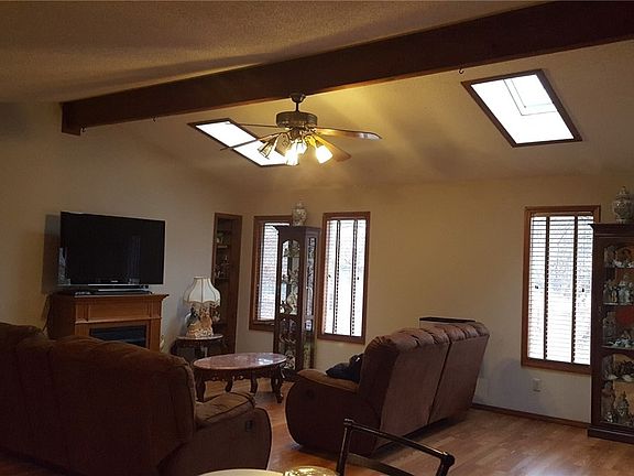 4th image of 3407 West Dr