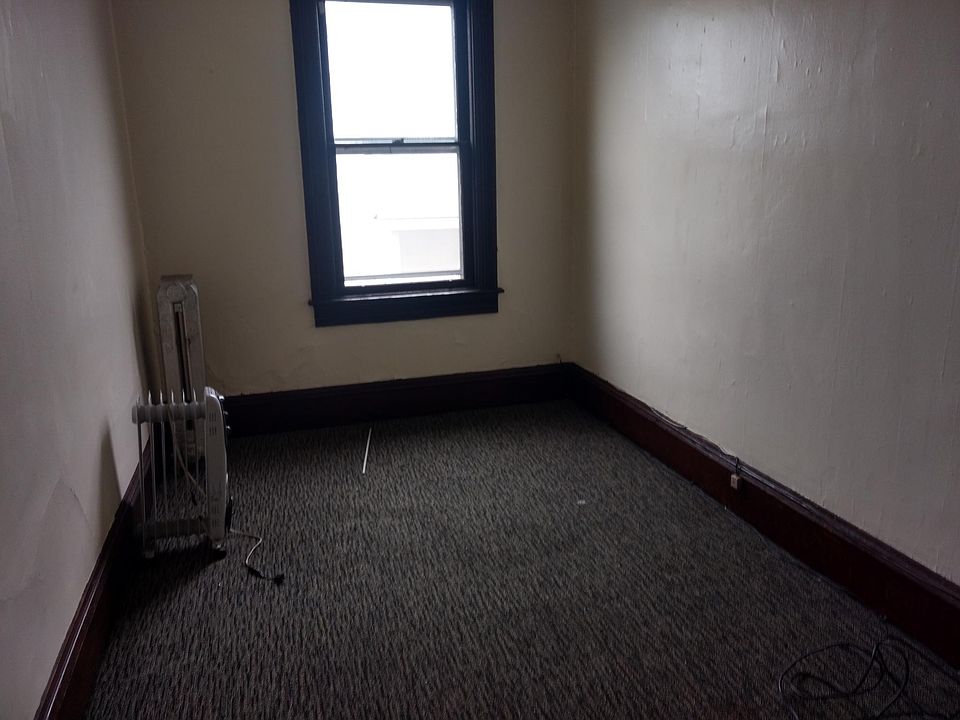 2nd image of 81 Dana St