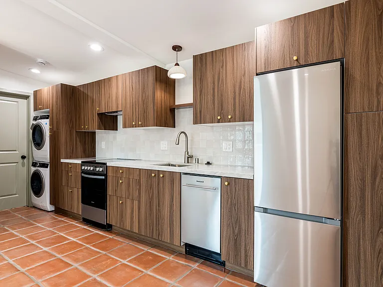 533 E Windsor Rd #A — Photo 5