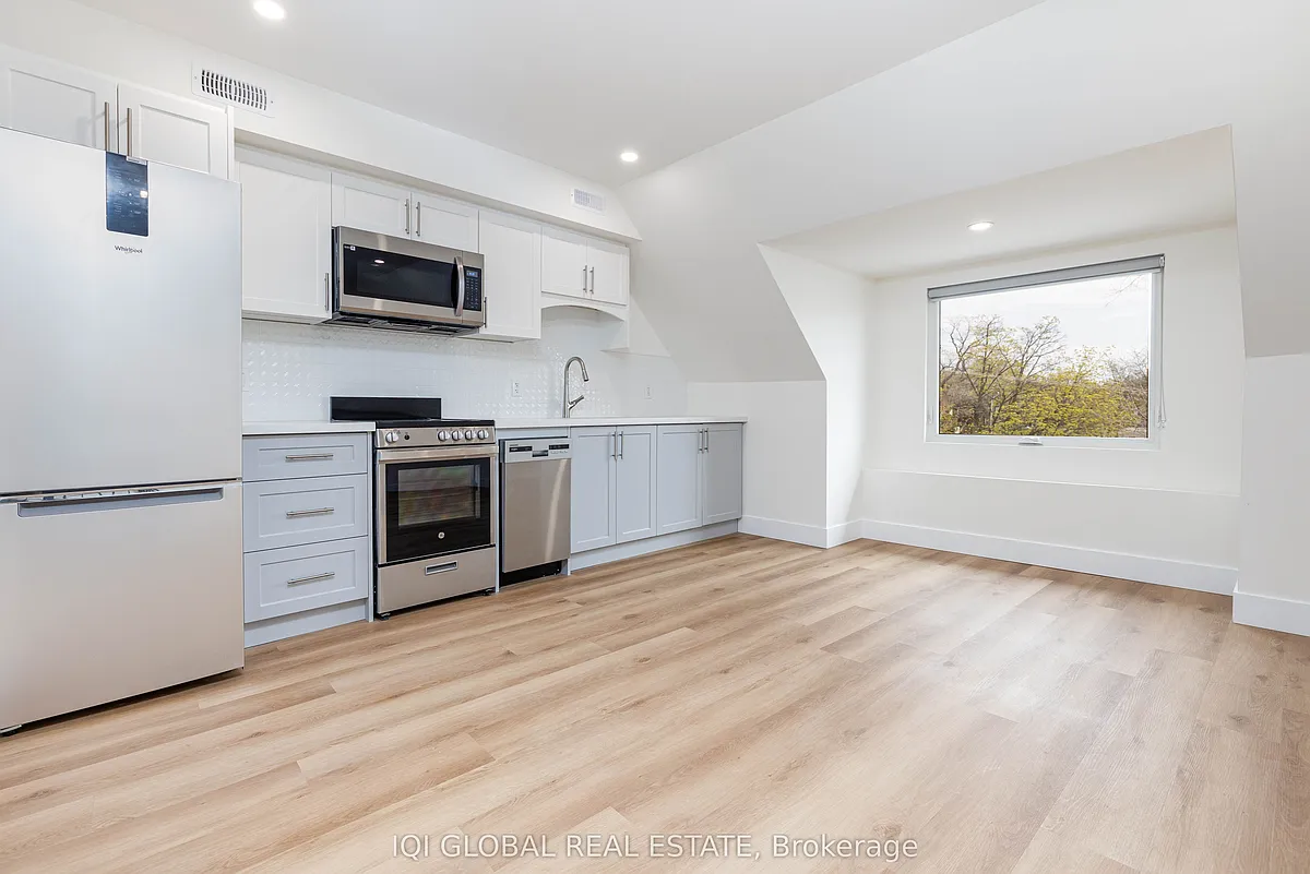 Building Photo - 1502 Dufferin St #3