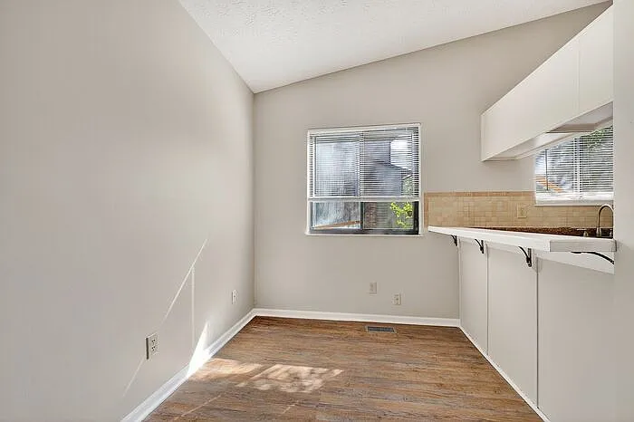 8134 Old Prairie Ct — Photo 9